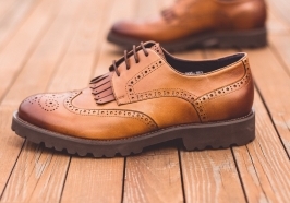 Броги жгучего цвета. 