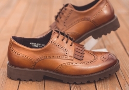 Броги жгучего цвета. 