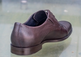 Броги жгучего цвета. 