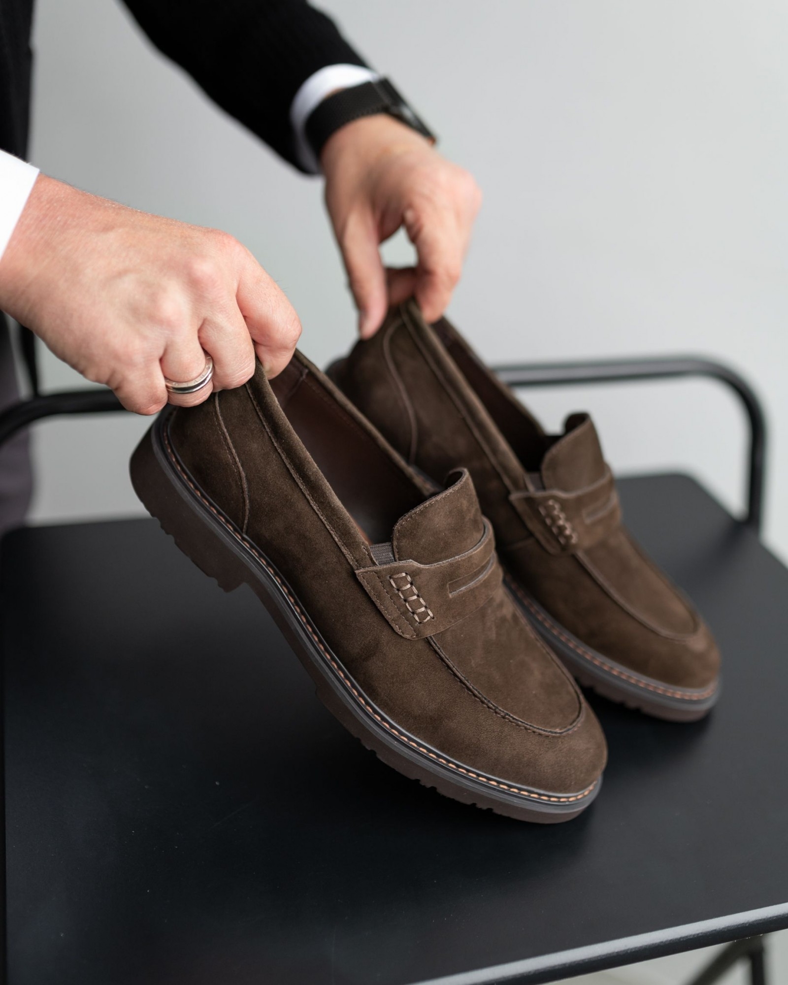 Замшевые коричневые лоферы Cosottinni (324)