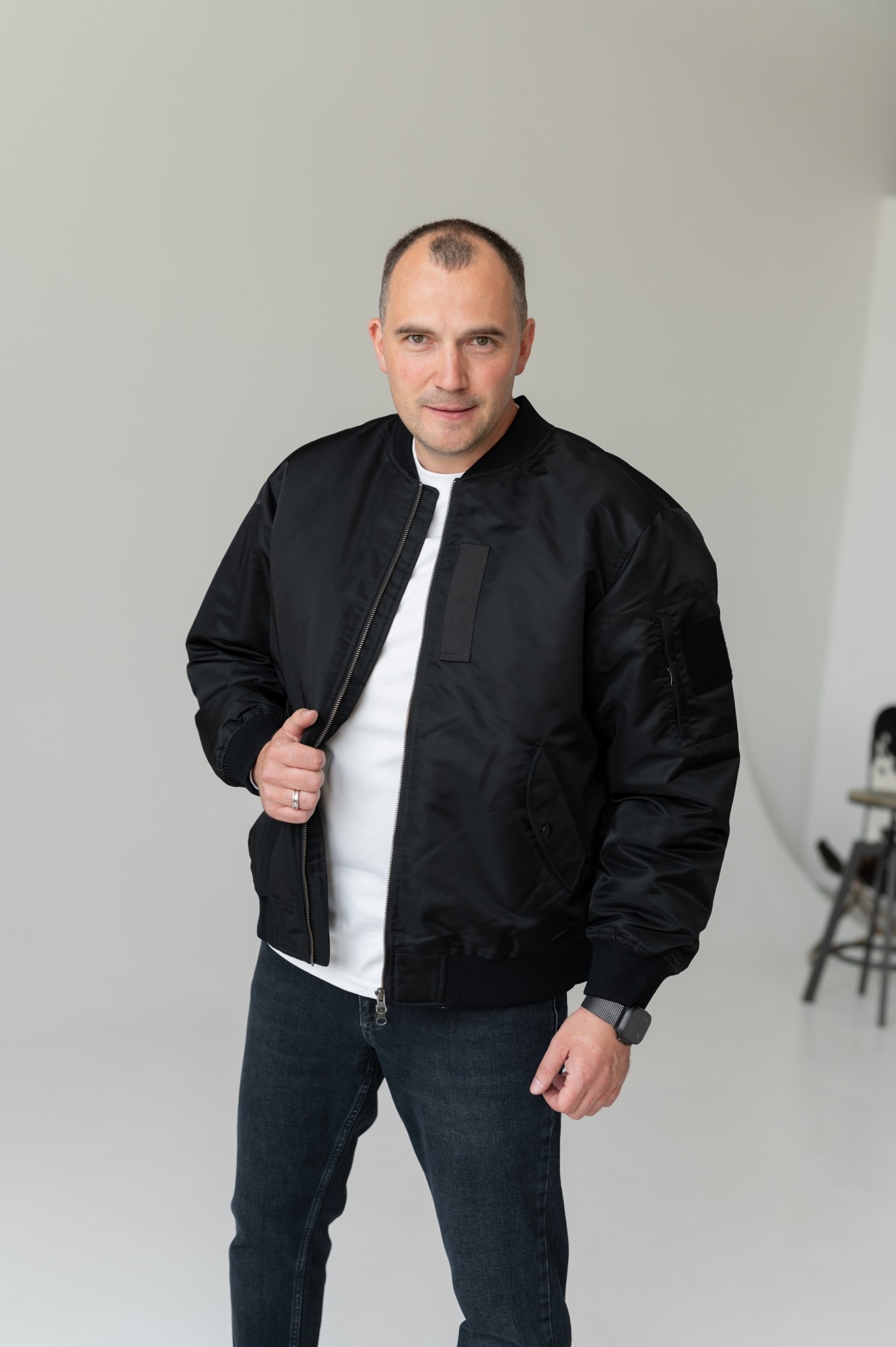 Бомбер чёрный облечгчённый CMT (U11)