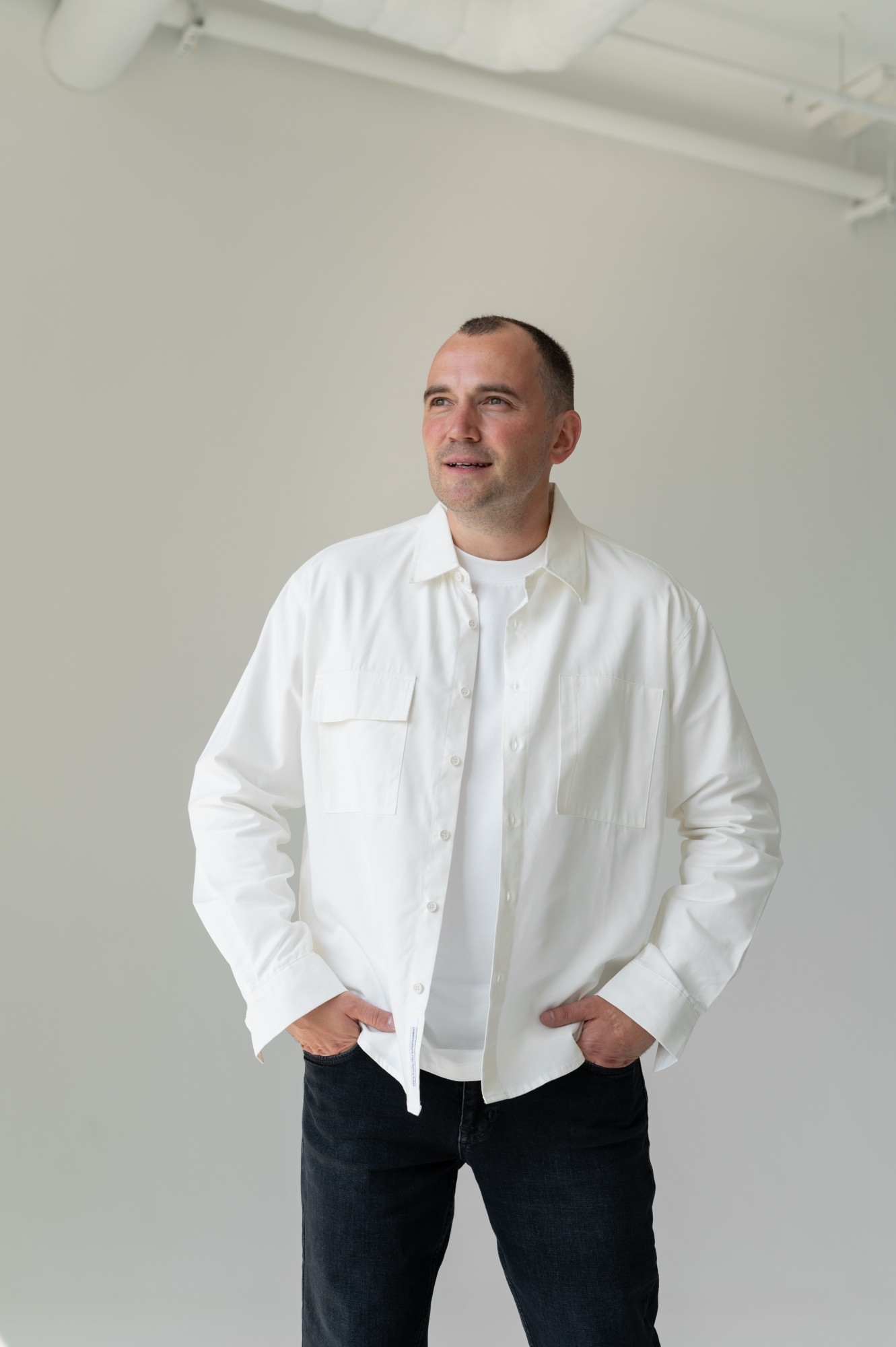 Рубашка белая с карманами CMT (S044)